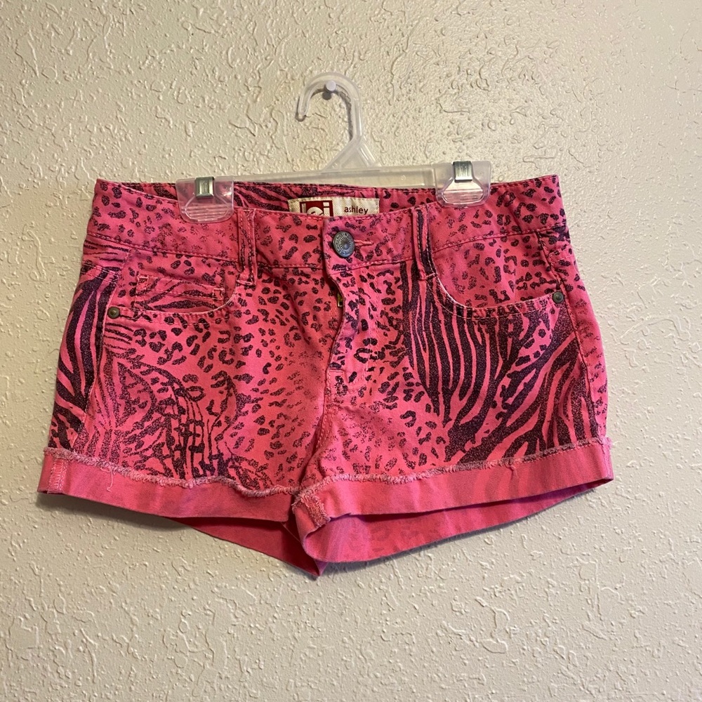 l.e.i Lowrise Denim Shorts Pink Mixed Animal Print